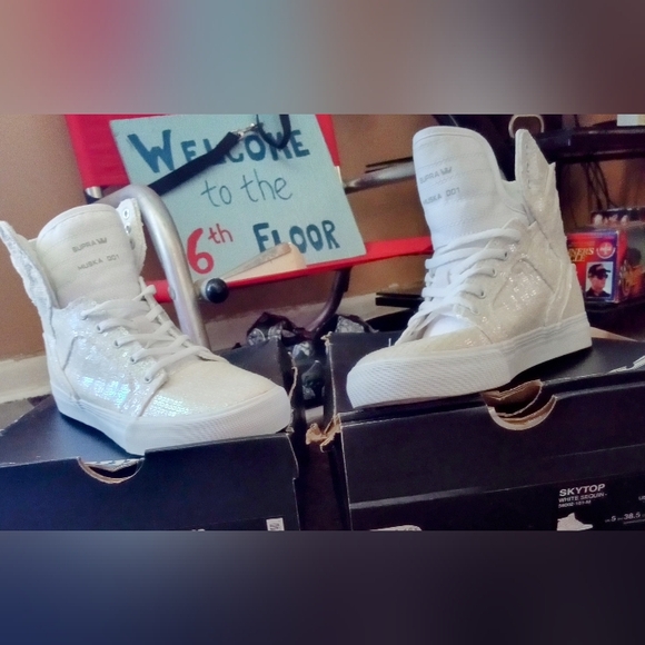 Shoes - Picture 3 of 5